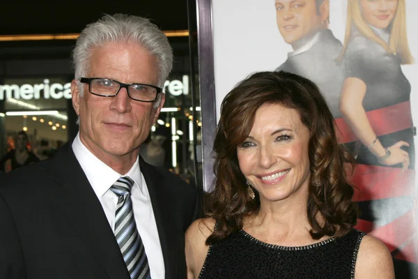 Ted Danson y Mary Steenbergen — Foto de Stock