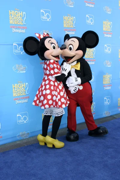 Mickey Mouse y Minnie Mouse —  Fotos de Stock