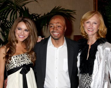 Chrishell Stause, Jr Martinez, Jill Larson