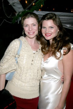 Gretchen Egolf ve Heather Tom