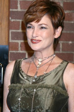 Carolyn hennesy