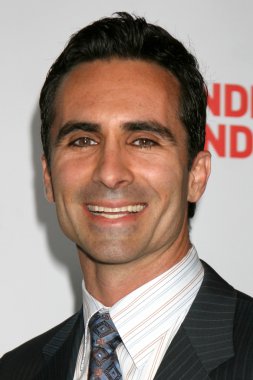 Nestor Carbonell