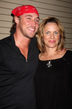 Kyle Lowder, Arianne Zucker