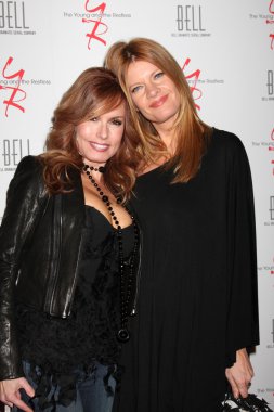 Tracey E. Bregman ve Michelle Stafford
