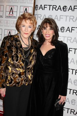 Jeanne Cooper ve Kate Linder