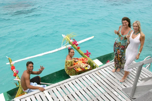 Heather Tom & Jennyfer Garels en Bora Bora — Foto de Stock