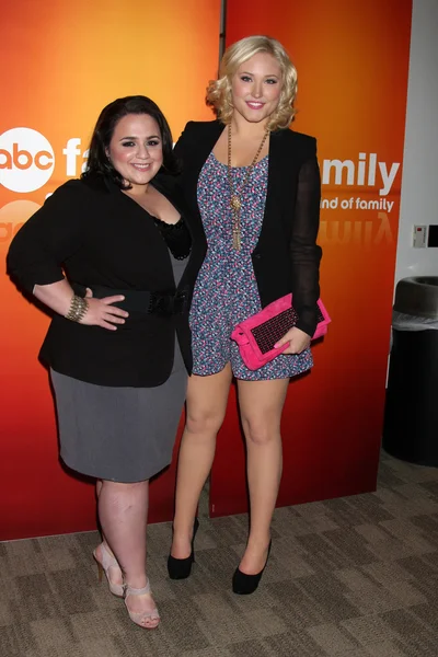 Nikki Blonsky ve Hayley Hasselhoff — Stok fotoğraf