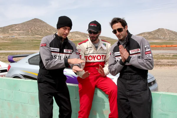 Zachary Levi, Keanu Reeves y Adrien Brody discuten las carreras — Foto
