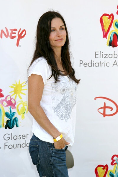 Кокс, Кортни
