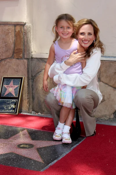 Marlee Matlin & daughter Isabelle — Stock Photo, Image