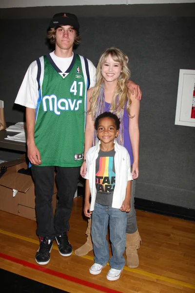 Dylan Patton, Taylor Spreitler, Terell Ramson — Stockfoto