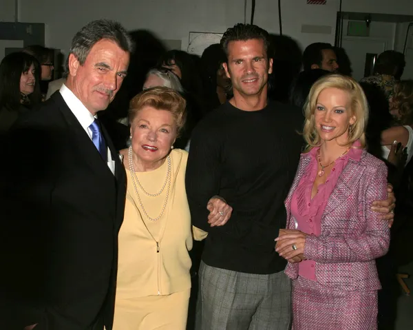 Eric Braeden, Esther Williams, Lorenzo Lamas, Barbara Moore — Zdjęcie stockowe