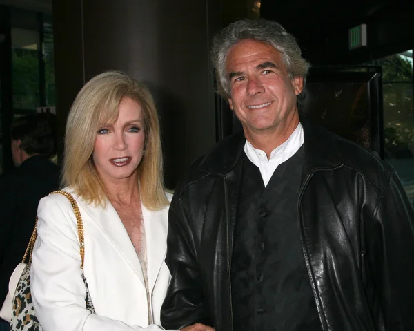 Donna Mills & Ospite — Foto Stock