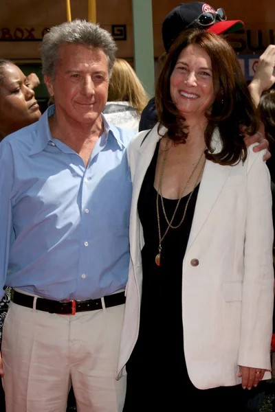 Dustin Hoffman & hustru — Stockfoto