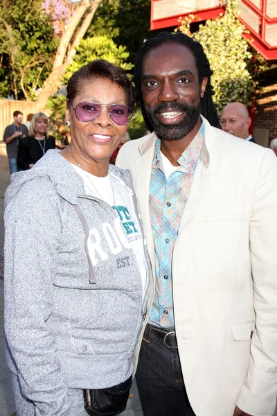 Dionne Warwick and Kevan Hall — Stock Photo, Image