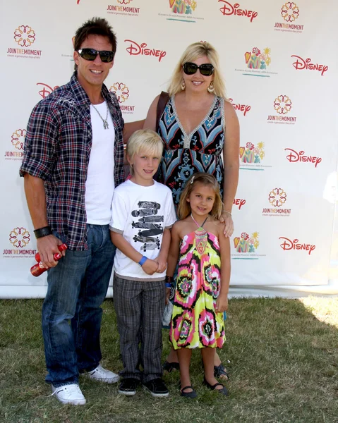 Dan & DeeDee Cortese & Family — Stock Photo, Image