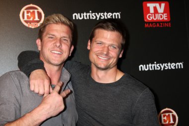Kenny Johnson ve Bailey Chase