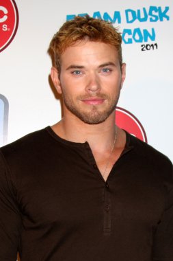 Kellan lutz