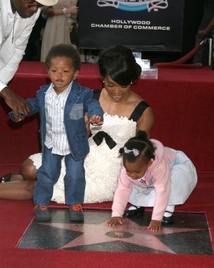 Angela bassett