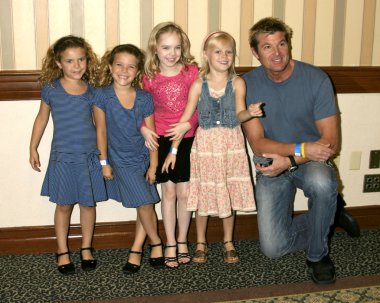 Rachel & amanda, darcy gül byrnes, harley graham ve kazanç