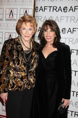 Jeanne Cooper ve Kate Linder