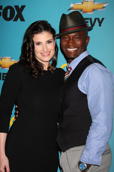 Идина Менцель и Тайе Диггс
