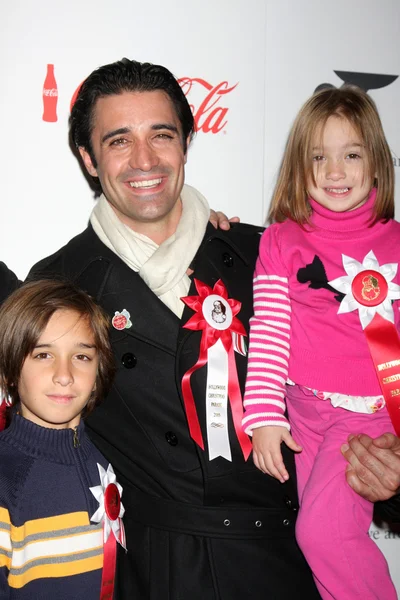 Gilles Marini & Children — Stock Photo, Image