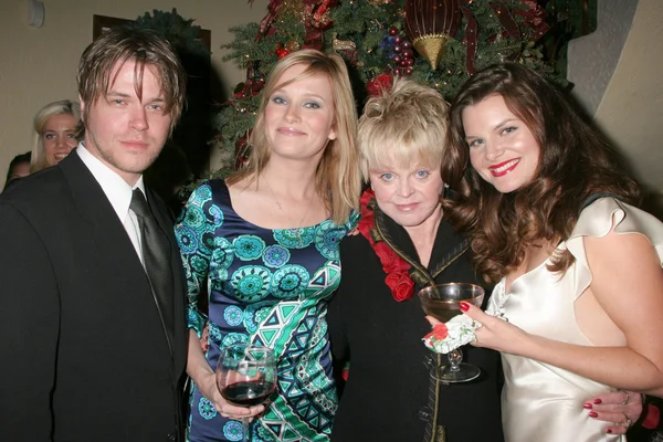 David Tom, Heather Tom, Nicholle Tom, Marie Tom — Stockfoto