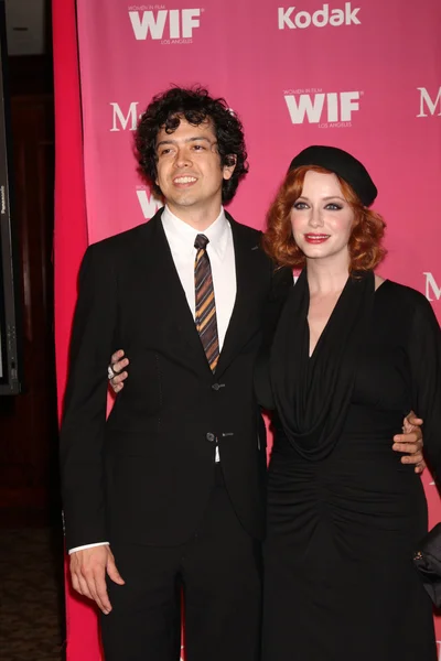 Christina Hendricks & verloofde — Stockfoto