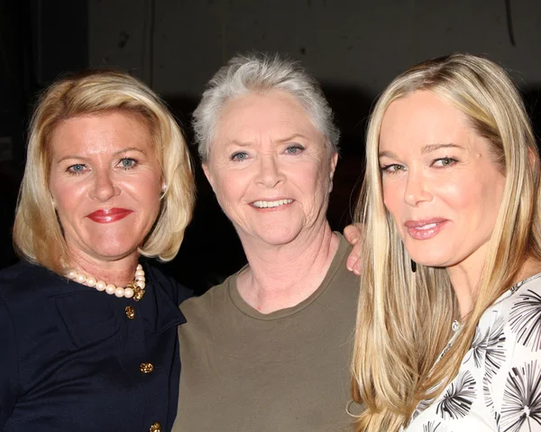 Alley Mills, Susan Flannery, Jennifer Gareis — Stock Photo, Image