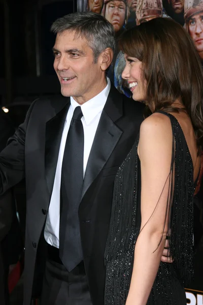 George Clooney y Sarah Larson — Foto de Stock