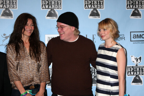 Catherine Keener, Phillip Seymour Hoffman, and Michelle Williams