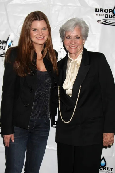 Heather Tom, Lee Meriwether — Stock Photo, Image