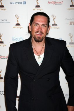 Steve Howey