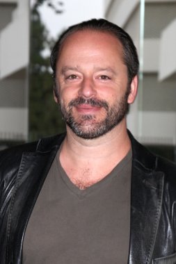 Gil Bellows