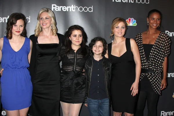 Sarah ramos, monica potter, mae whitman, burkholder, erika christensen, max & öröm bryant — Stock Fotó