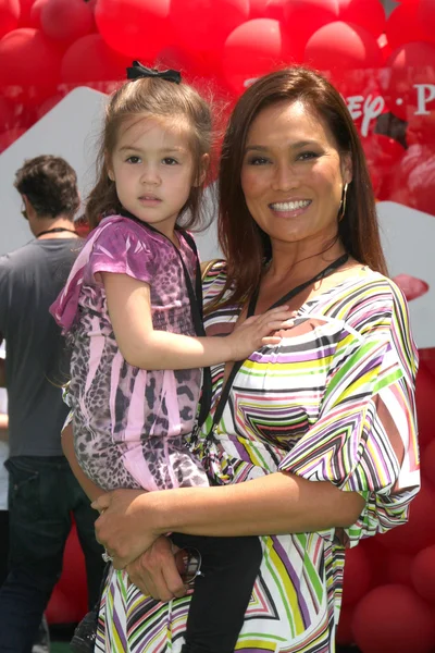 Tia Carrere ve aile — Stok fotoğraf