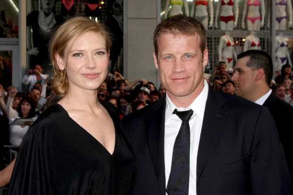 Anna Torv & Mark Valley — Stockfoto