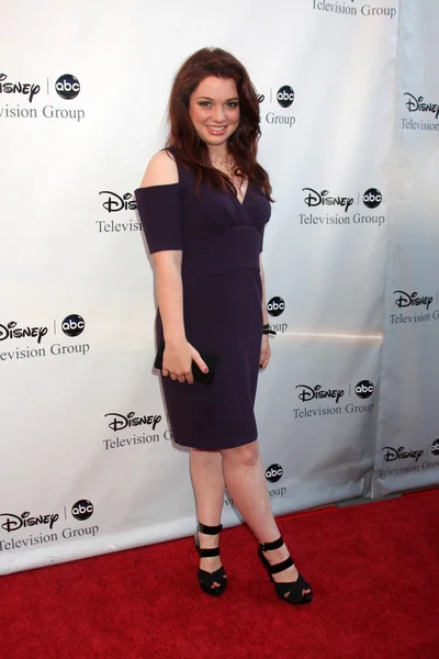 Jennifer Stone — Stockfoto