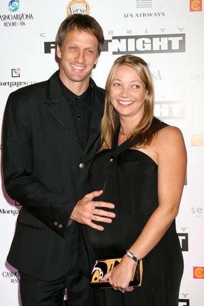 Tony Hawk & Esposa — Foto de Stock