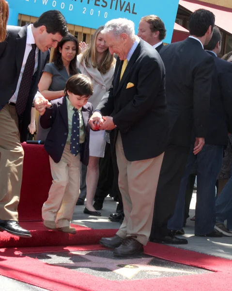 Mel Brooks, Son Max (L) and grandson Henry — Stock Photo, Image