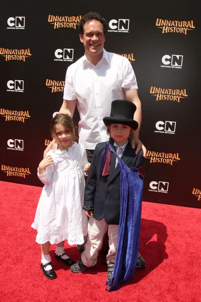 Diedrich Bader and kids — Stock Photo, Image