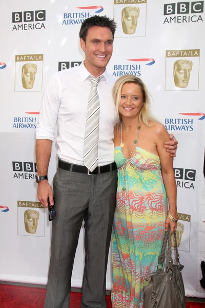 Owain Yeoman y Lucy Davis — Foto de Stock