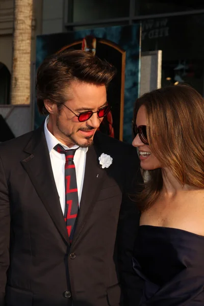 Robert Downey Jr y su esposa Susan Downey — Foto de Stock