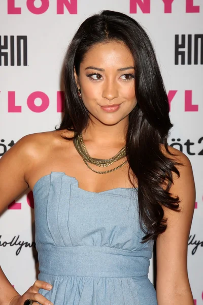 Shay Mitchell — Stock Photo, Image