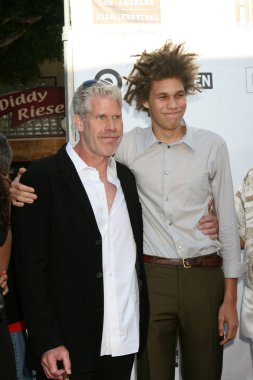 Ron perlman ve oğlu