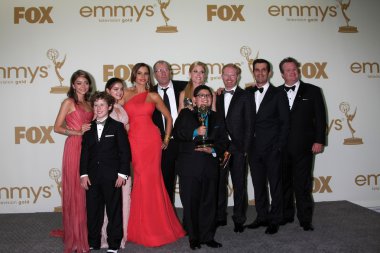 Sarah hyland, nolan gould, ariel kış, sofia vergara, ed o'neill, julie bo