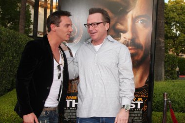 Jonathan Rhys Meyers ve Tom Arnold