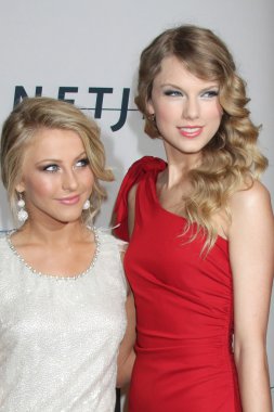 Julianne Hough ve Taylor Swift