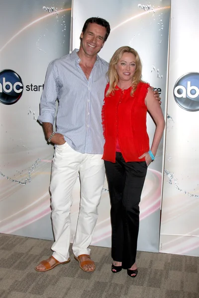 David James Elliott y Virginia Madsen —  Fotos de Stock